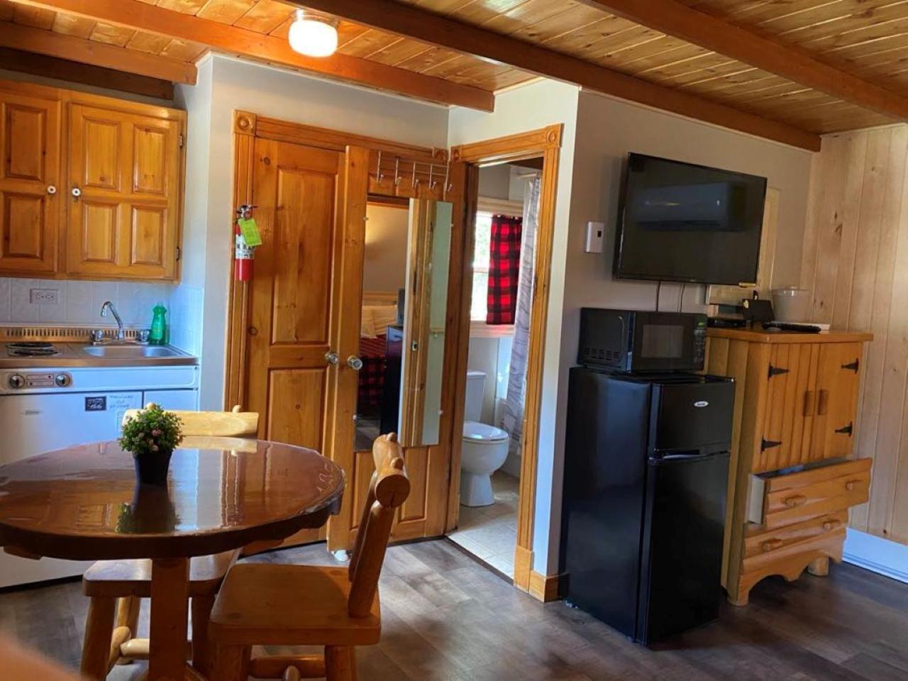 Auberge MicKy Inc Edmundston Exterior foto
