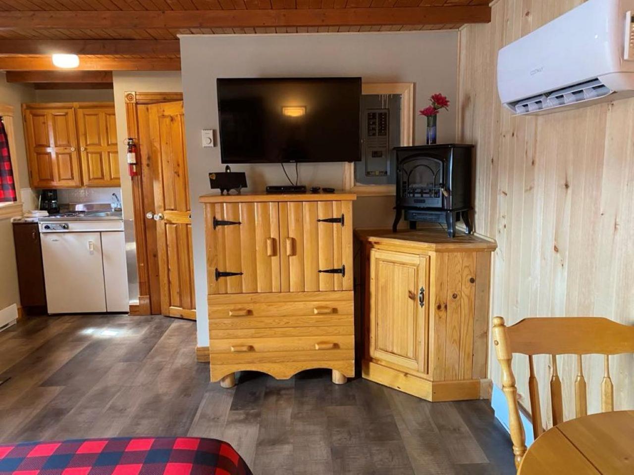 Auberge MicKy Inc Edmundston Exterior foto