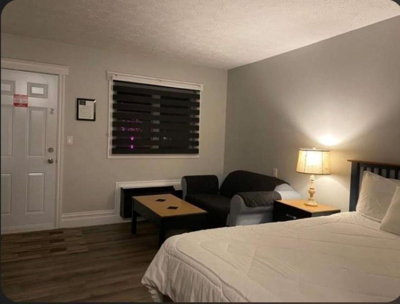 Auberge MicKy Inc Edmundston Exterior foto
