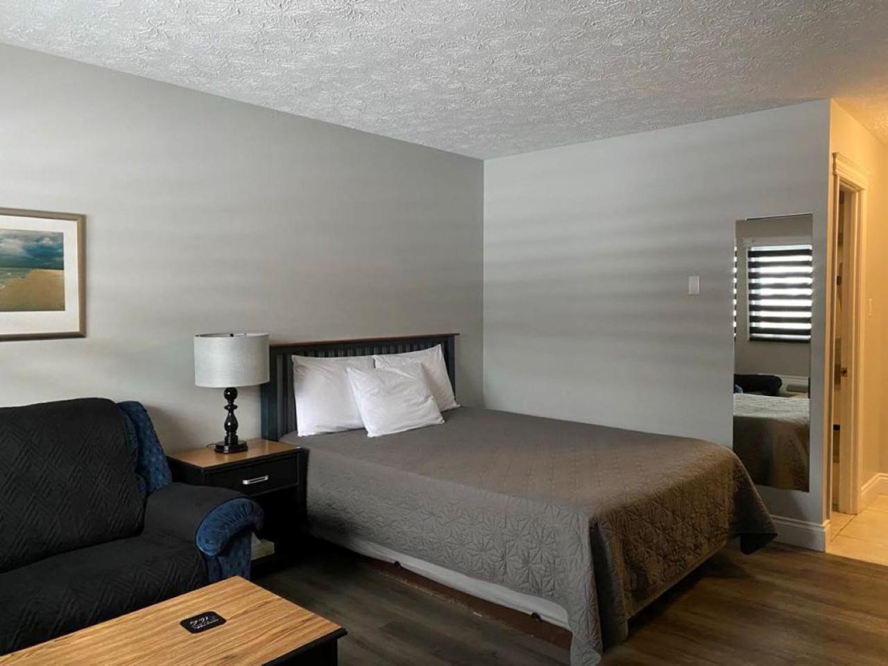 Auberge MicKy Inc Edmundston Exterior foto