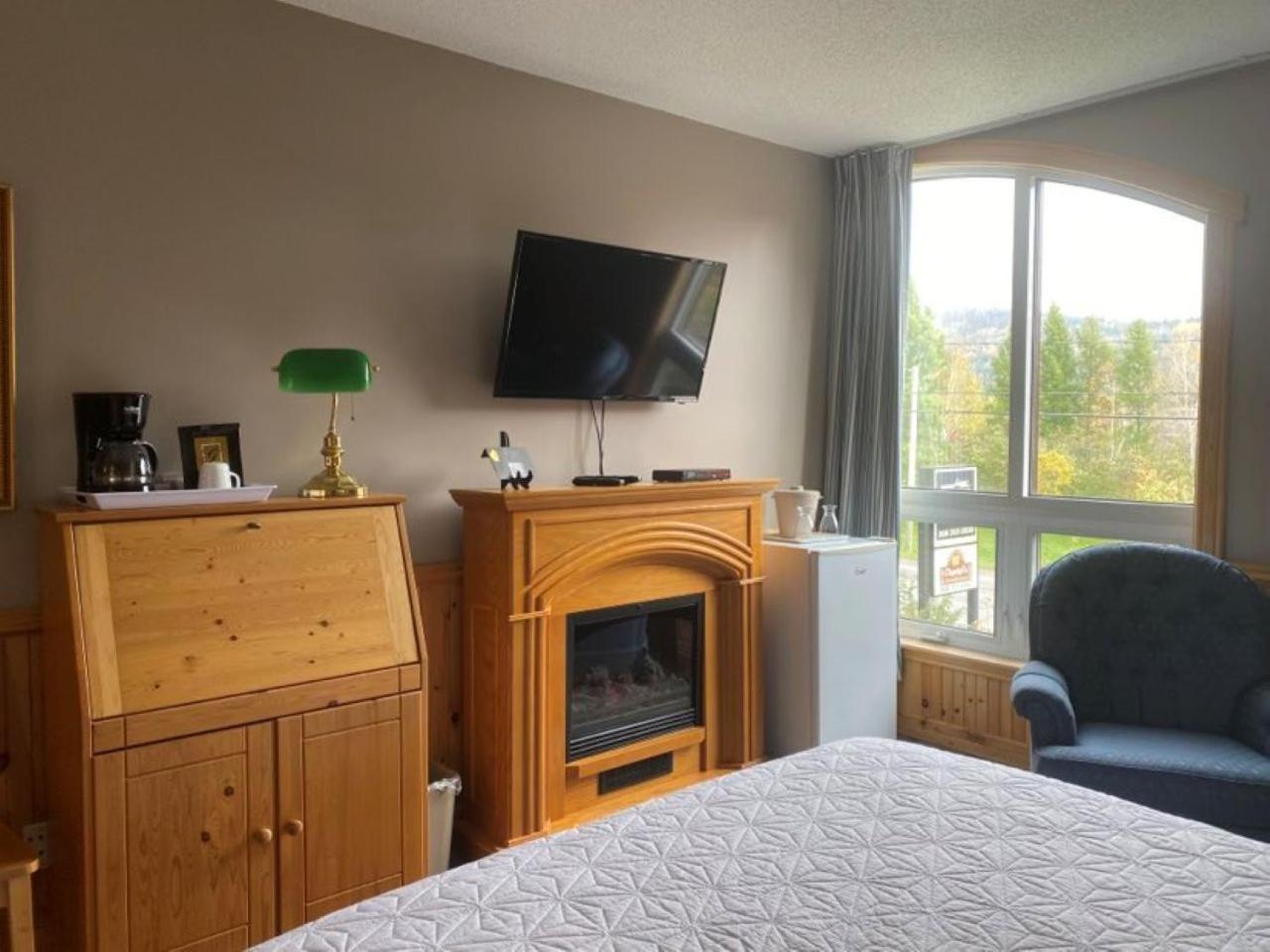 Auberge MicKy Inc Edmundston Exterior foto